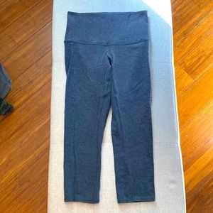 Lululemon 6 EUC charcoal grey